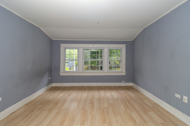 Building Photo - 3224 Garden Dr