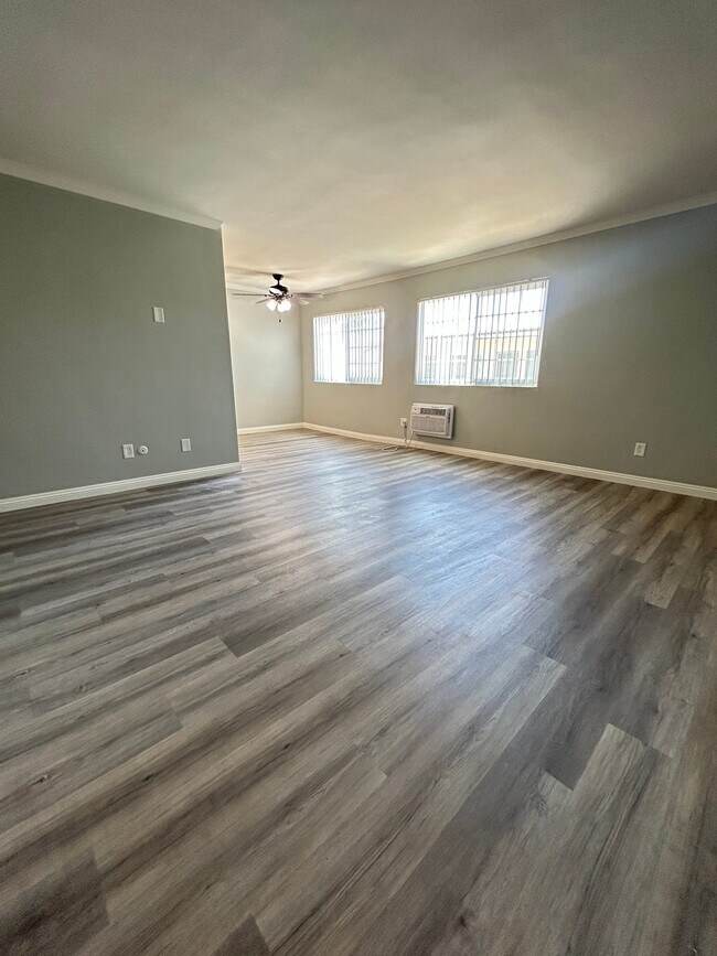 Building Photo - 8820 Topanga Canyon Blvd