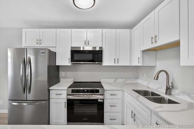Building Photo - 42 Easthampton B