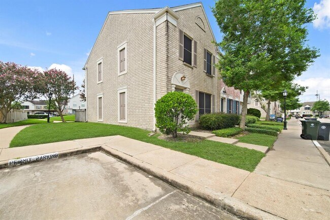 Primary Photo - 2808 Grants Lake Blvd