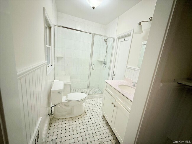 Building Photo - 34 Maple Ave