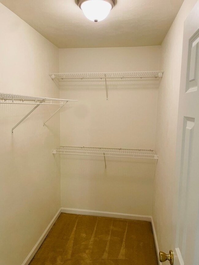 Building Photo - GLEN AT GOLDEN EAGLE