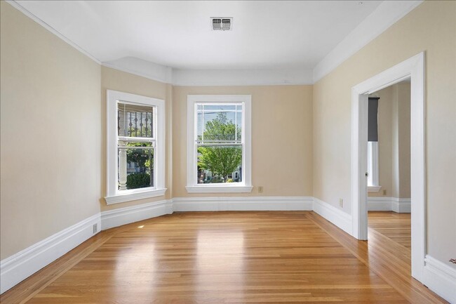 Building Photo - 2111 Buena Vista Ave