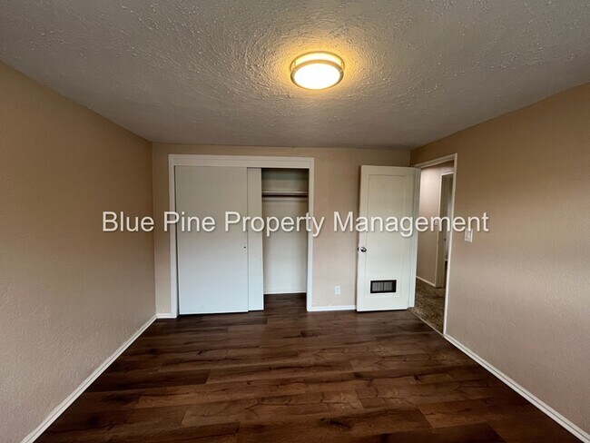 Building Photo - 1080 Halsey St