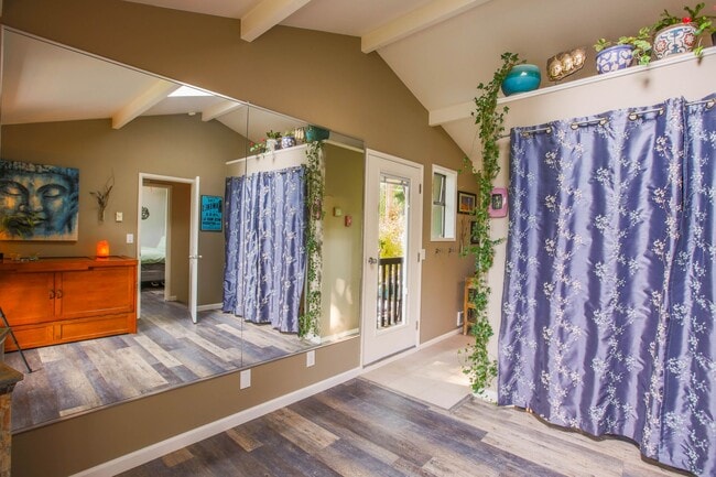 Building Photo - Lovingly Maintained with Designer Finishes...