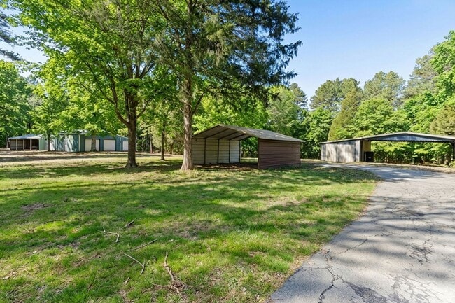 Building Photo - Beautiful 4 Bed 3.5 Bath Home on 20 Acres