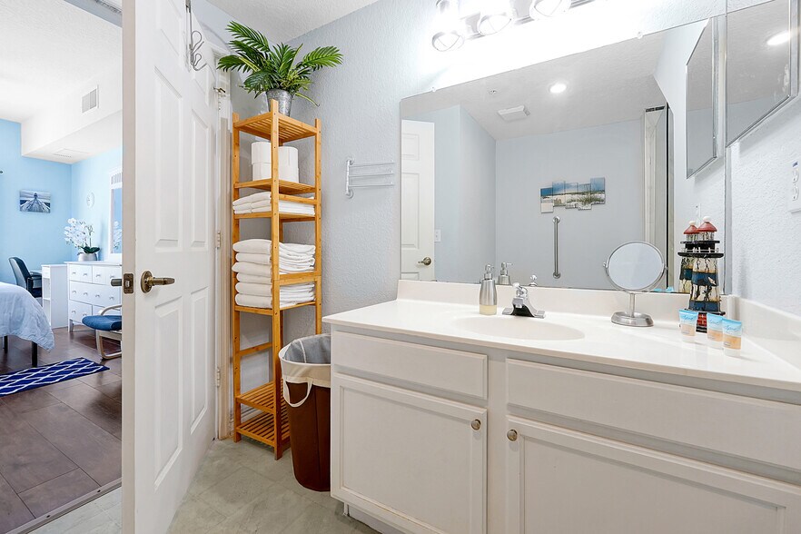 Building Photo - 2618 Lodi Cir
