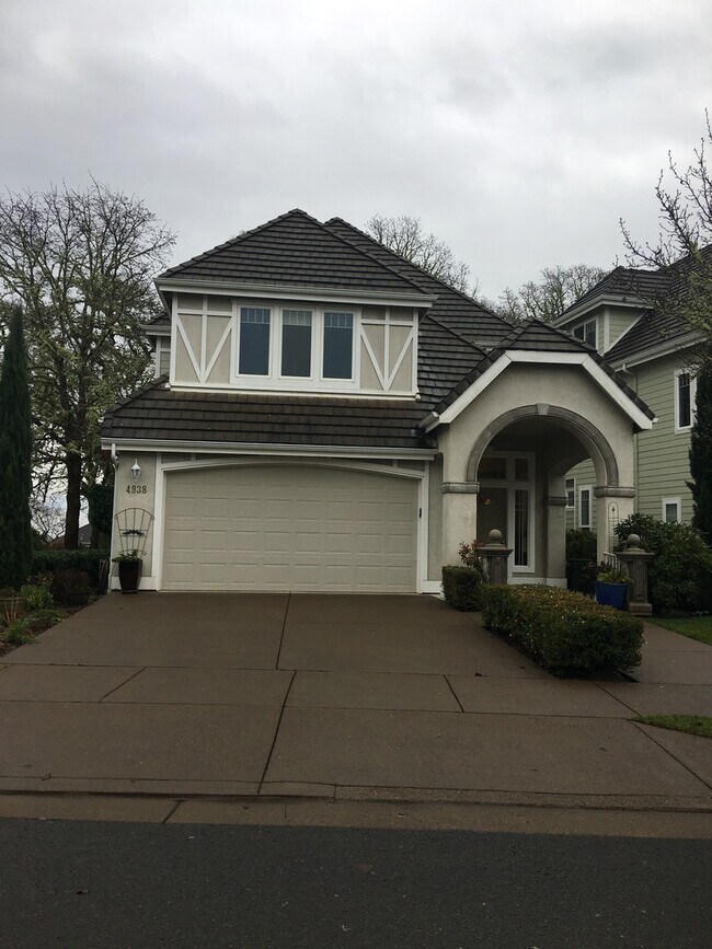Primary Photo - Beautiful 3 bedroom 2.5 Bath in North Corv...