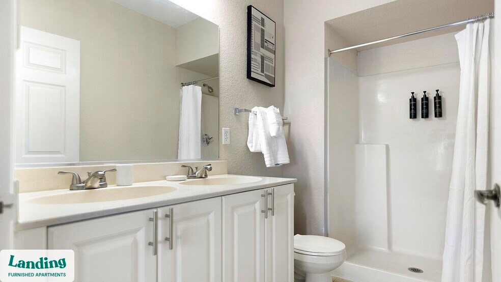 Building Photo - 3695 Island Club Dr