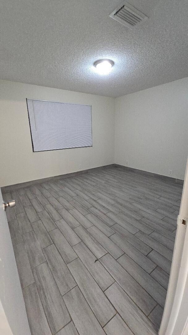 Building Photo - 2810 Riverside Dr