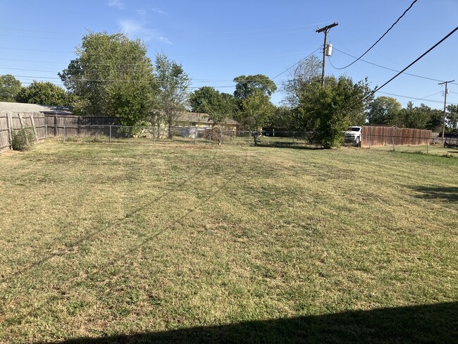 Building Photo - 517 Cottonwood Ln