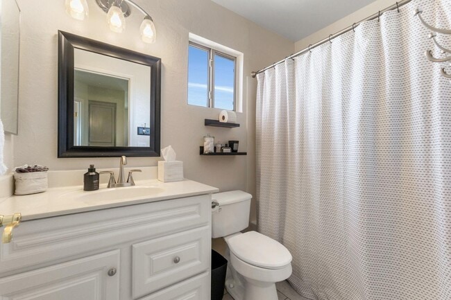 Building Photo - 10340 E Caribbean Ln