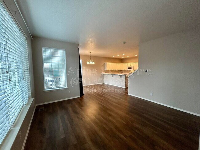 Building Photo - 10691 SW Celeste Ln