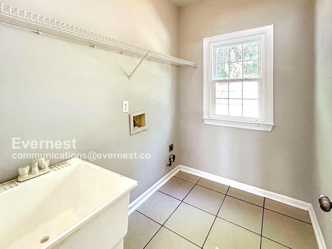 Building Photo - 3567 Montwood Ct