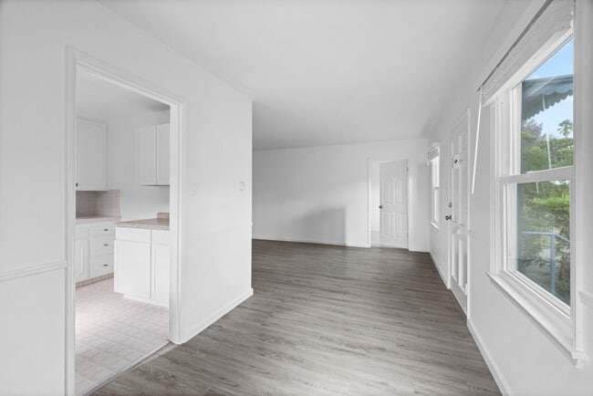 Building Photo - 3493 Meier St