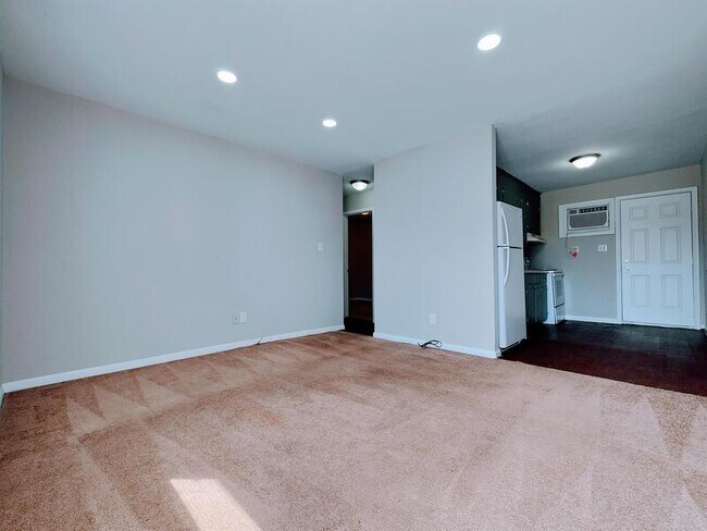 Building Photo - 4125 Sunset Ave