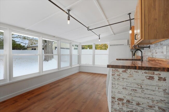 Building Photo - Charming 3-Bedroom Ranch in a Convenient Location!