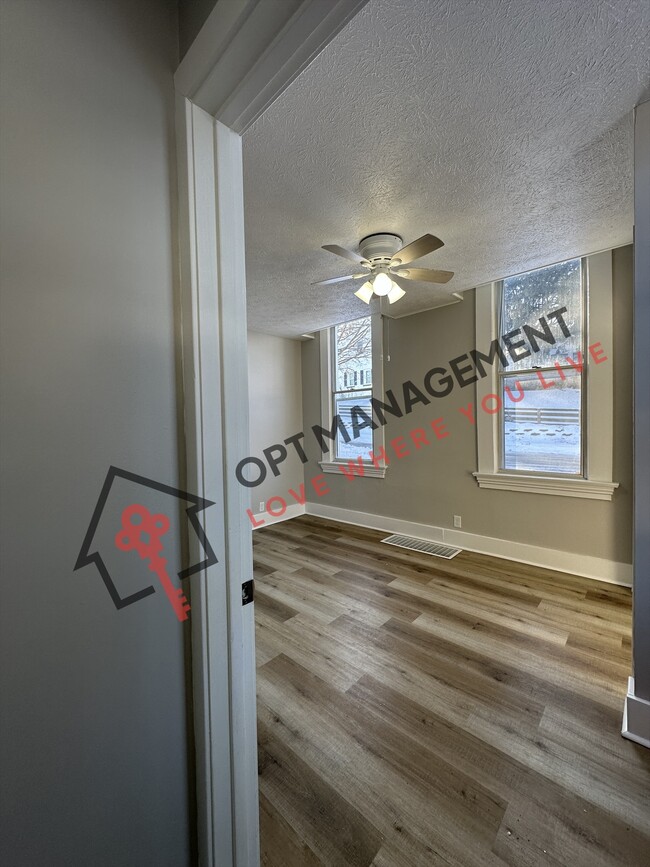 Building Photo - 111 S 14th St