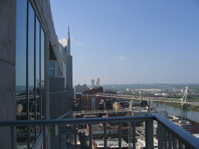 Building Photo - 301 Demonbreun St