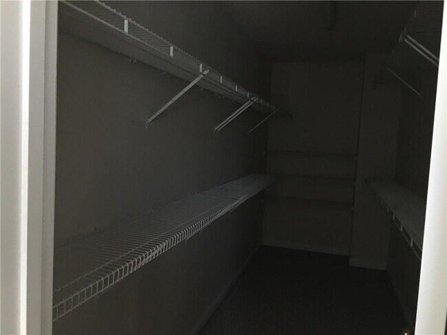 Building Photo - 655 Alstonefield Dr