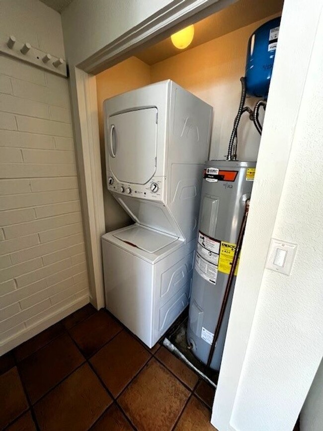 Building Photo - Long Term Rental- 791C Riverbend Condos- M...