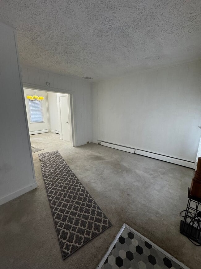 Building Photo - 3 Bedroom Row Home