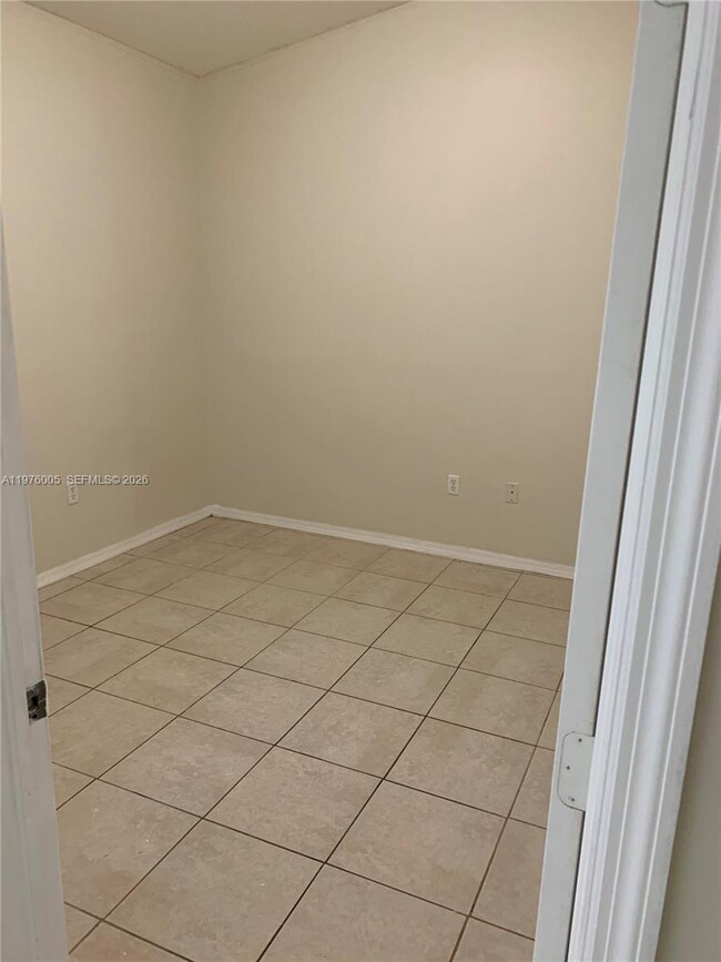 Building Photo - 1250 SE 29th St