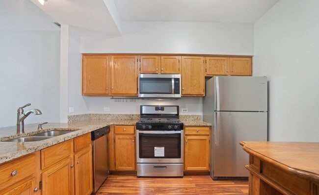 Building Photo - 295 Hunterdon Ct