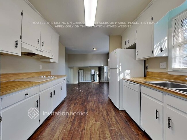 Building Photo - 1447 McIlroy Rd