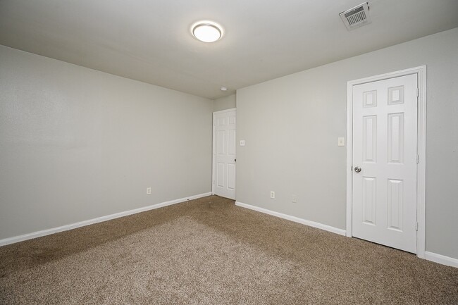 Building Photo - 3019 La Estancia Ln