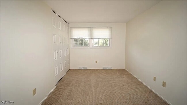Building Photo - 5907 Sunset Dr