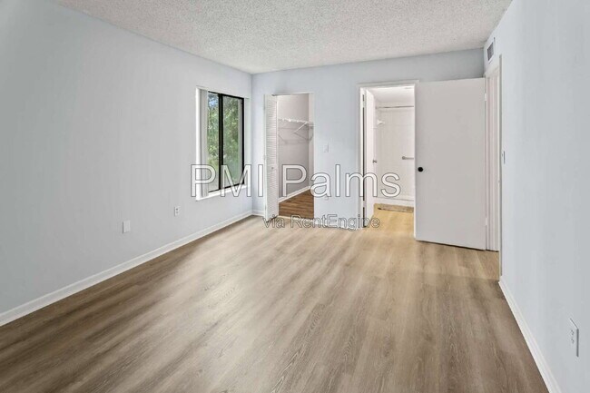 Building Photo - 1236 Pine Ridge Cir W