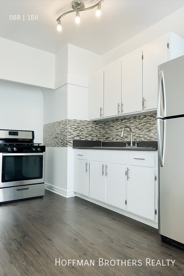 Building Photo - 913 Grattan St