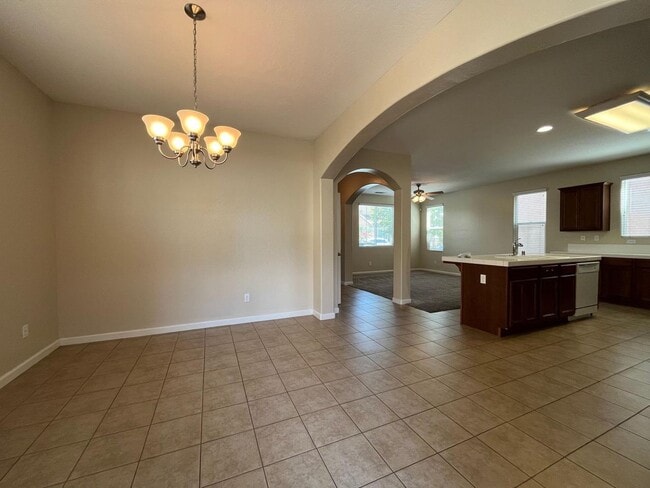 Building Photo - 4 Bedroom NW Fresno Home for Lease