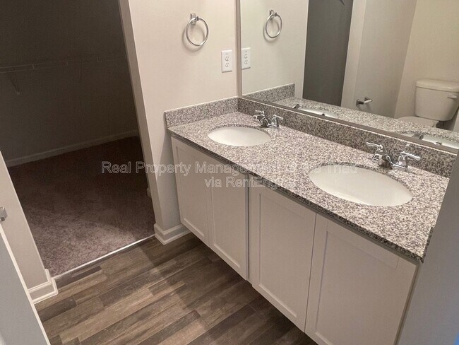 Building Photo - 3824 Miller Dr