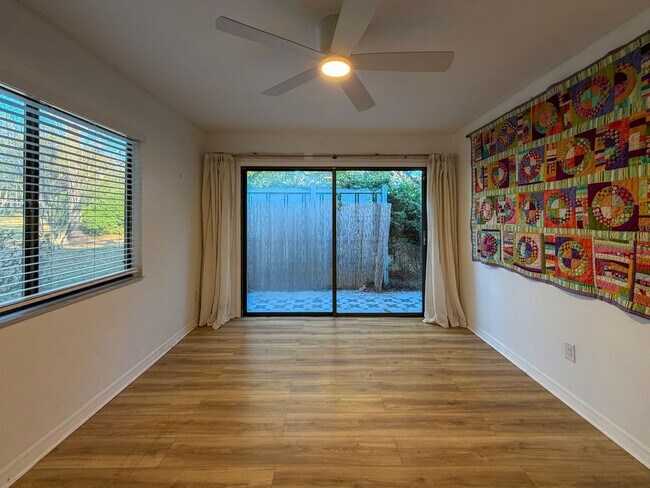 Building Photo - Pet Friendly 3BR/2BA House in Desirable Turkey Creek