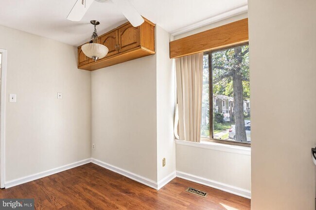 Building Photo - 6049 Forrest Hollow Ln
