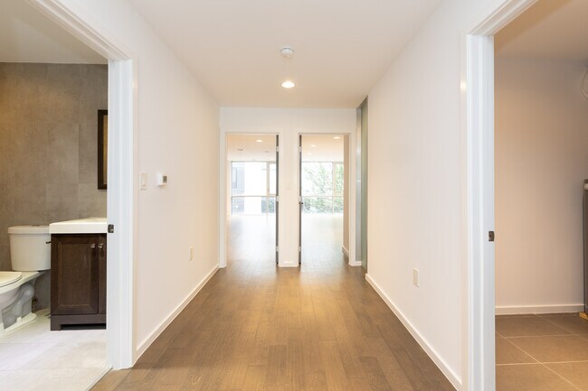 Building Photo - 1422 N 7th St