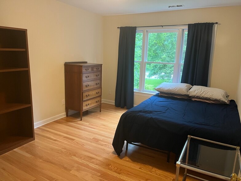 Large furnished bedroom with private bath for rent - 209 Cates Farm Rd