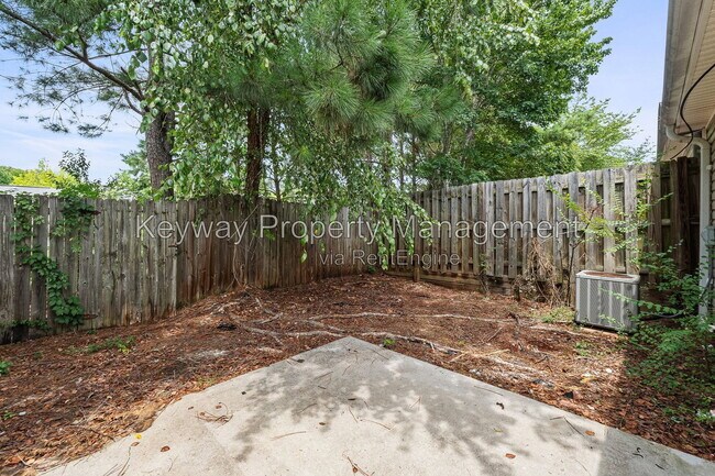 Building Photo - 107 Stonington Ln SW