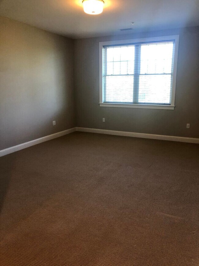 Building Photo - DEERPOINT AT INWOOD CONDOMINIUMS, WOBURN