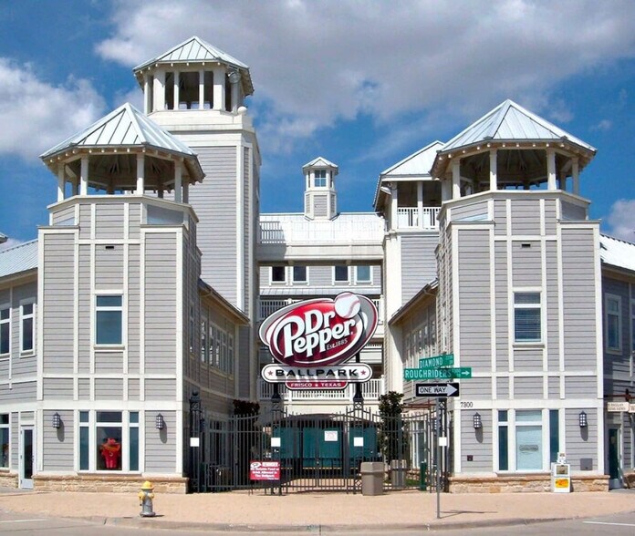 Building Photo - 5445 Town and Country Blvd