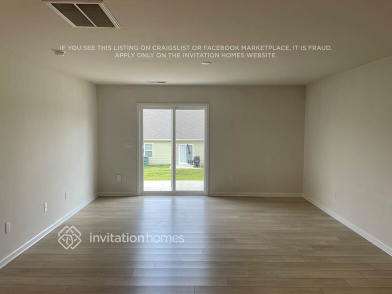 Building Photo - 2300 Pebble Close Ct
