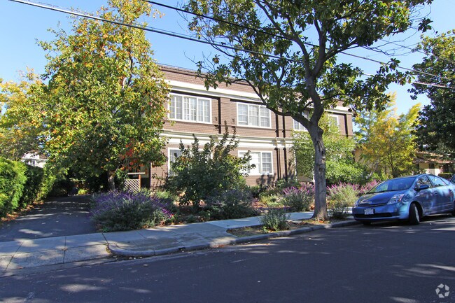 Primary Photo - 1121 Bryant St