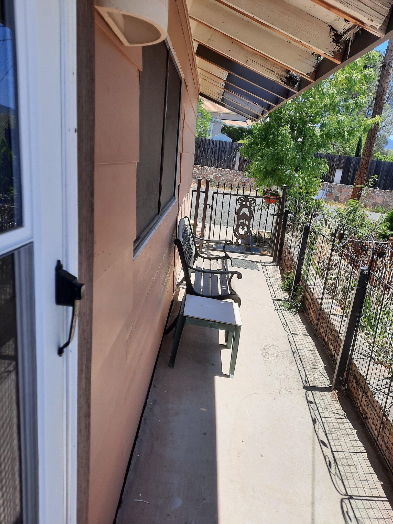 Front sitting area - 319 E Bailey St