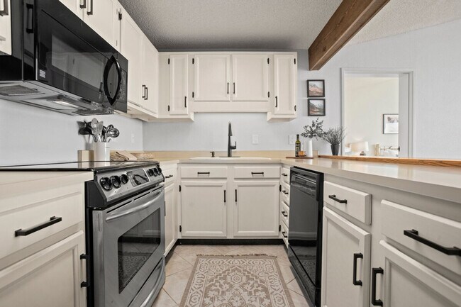Building Photo - 2270 Storm Meadows Dr
