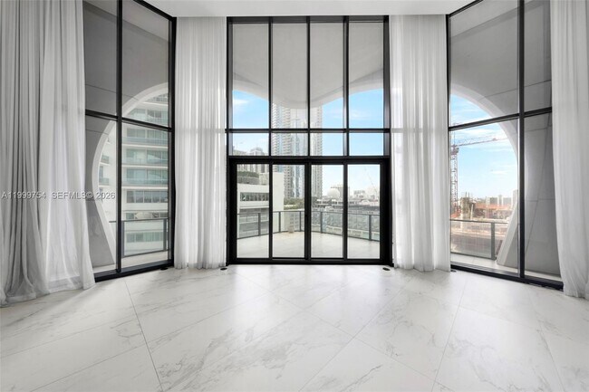 Building Photo - 1000 Biscayne Blvd