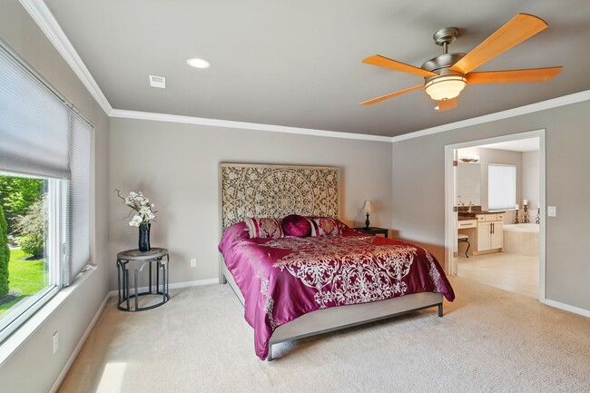Building Photo - Five Bedroom House in Deerfield Township!