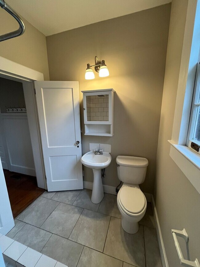 Building Photo - Blending Relaxation & Sophistication to Create the Ideal Place.