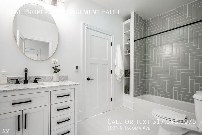 Building Photo - 1034 N Tacoma Ave